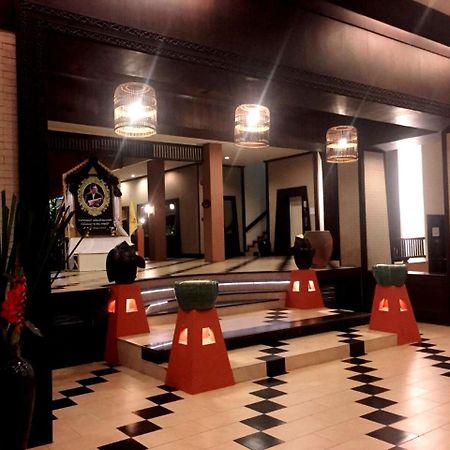 Phuphaya Resort Патая Екстериор снимка