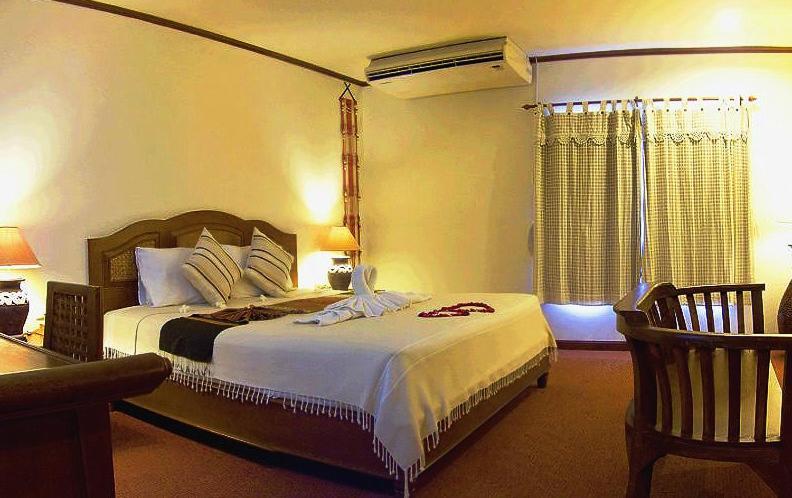 Phuphaya Resort Патая Стая снимка