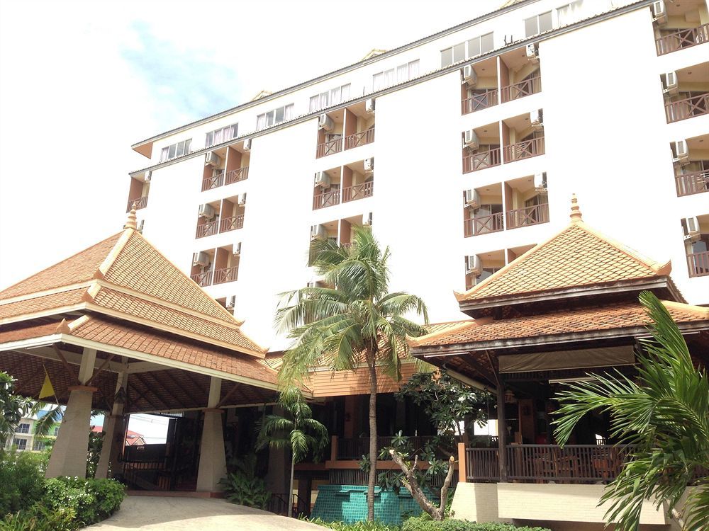 Phuphaya Resort Патая Екстериор снимка