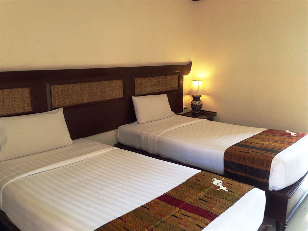 Phuphaya Resort Патая Екстериор снимка