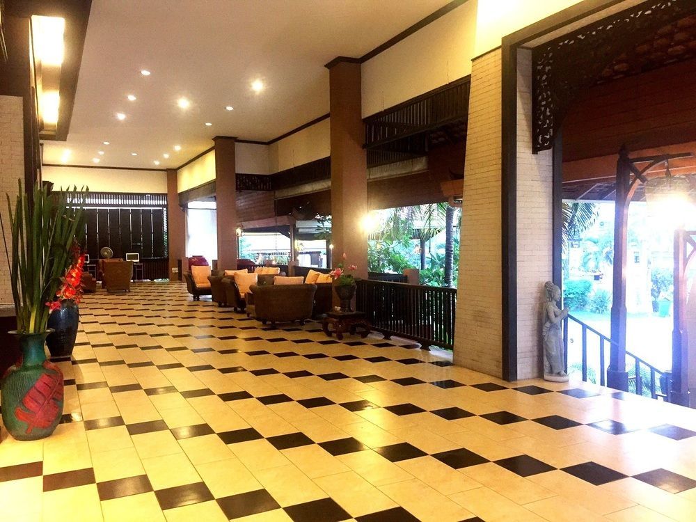Phuphaya Resort Патая Екстериор снимка