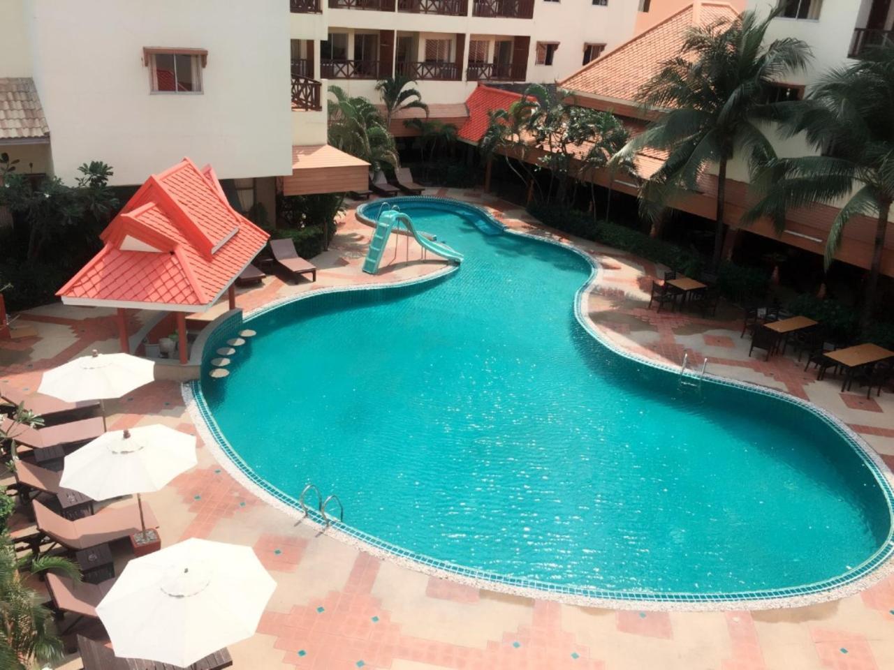 Phuphaya Resort Патая Екстериор снимка
