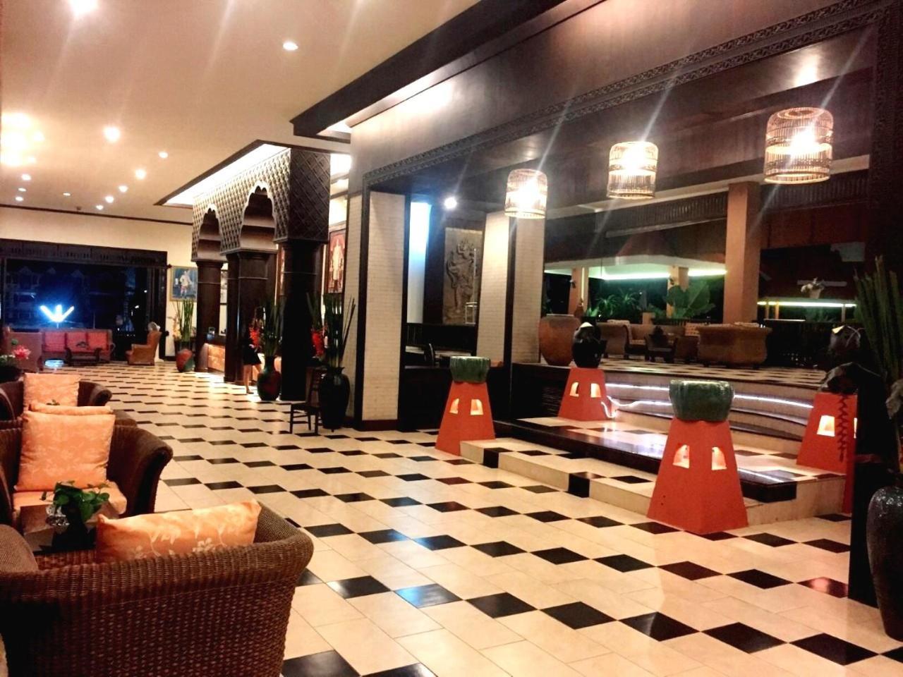 Phuphaya Resort Патая Екстериор снимка