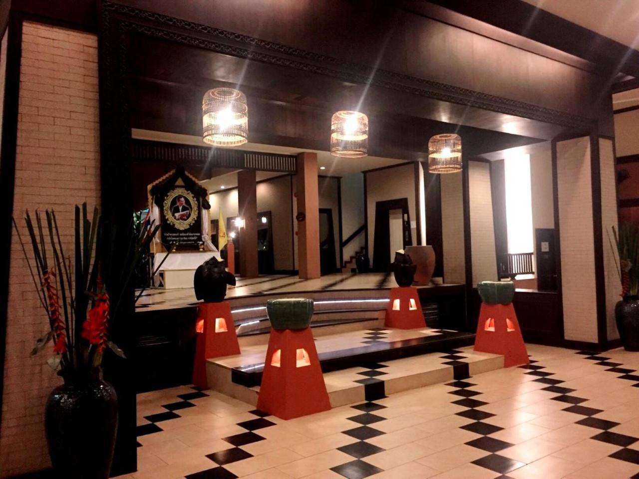 Phuphaya Resort Патая Екстериор снимка