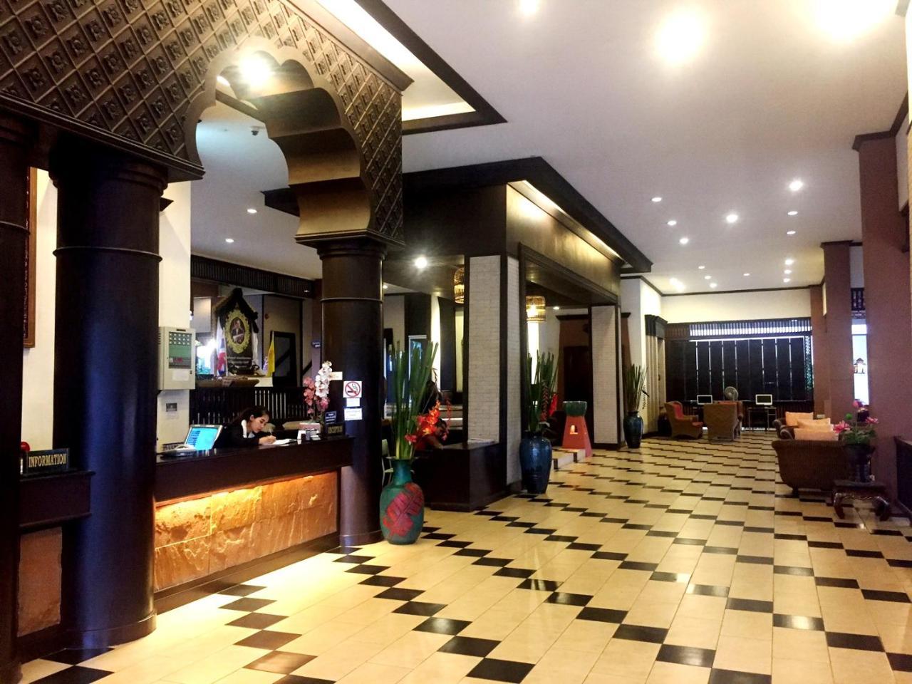 Phuphaya Resort Патая Екстериор снимка
