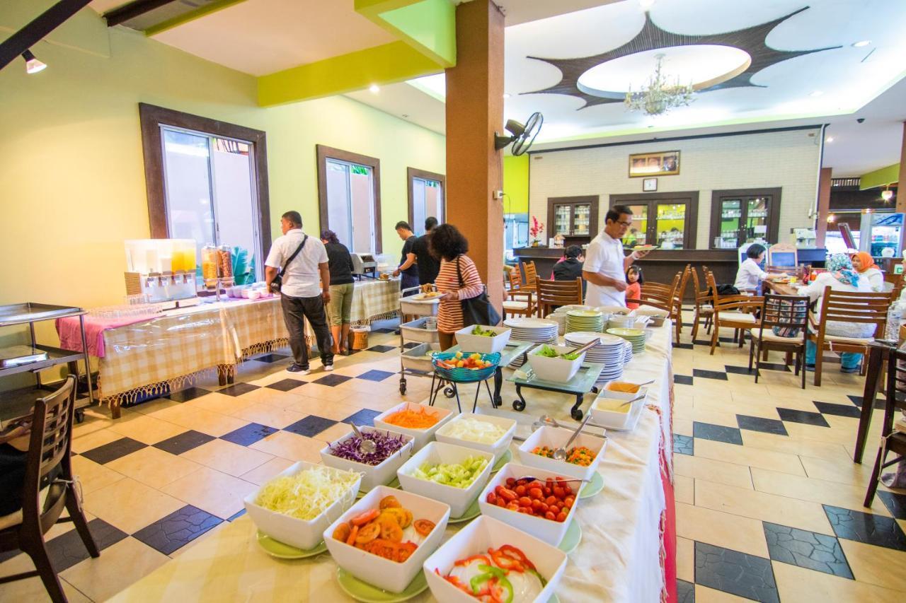 Phuphaya Resort Патая Екстериор снимка