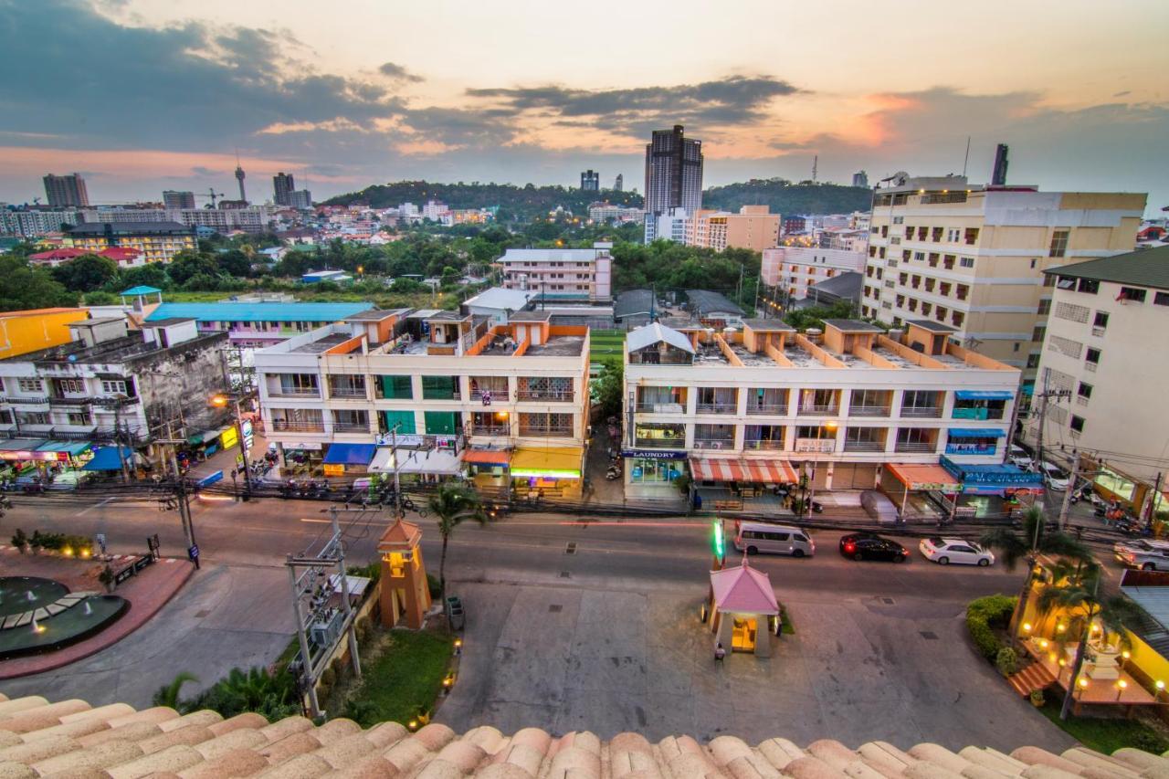 Phuphaya Resort Патая Екстериор снимка