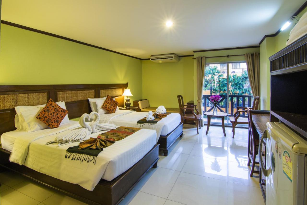 Phuphaya Resort Патая Екстериор снимка